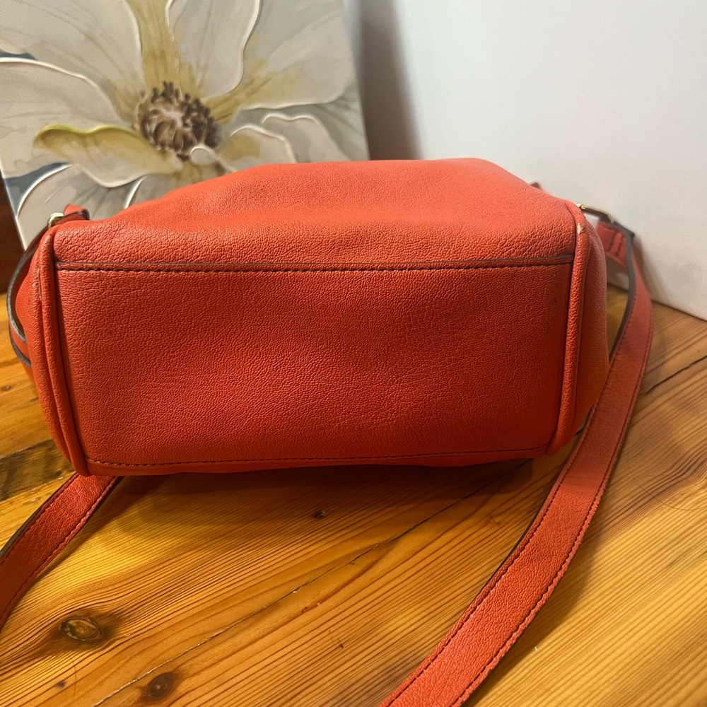 Liz Claiborne Orange Crossbody Bag with Adjustable Strap - Picture 5 of 10